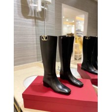 VLogo Type Knee-High Boots